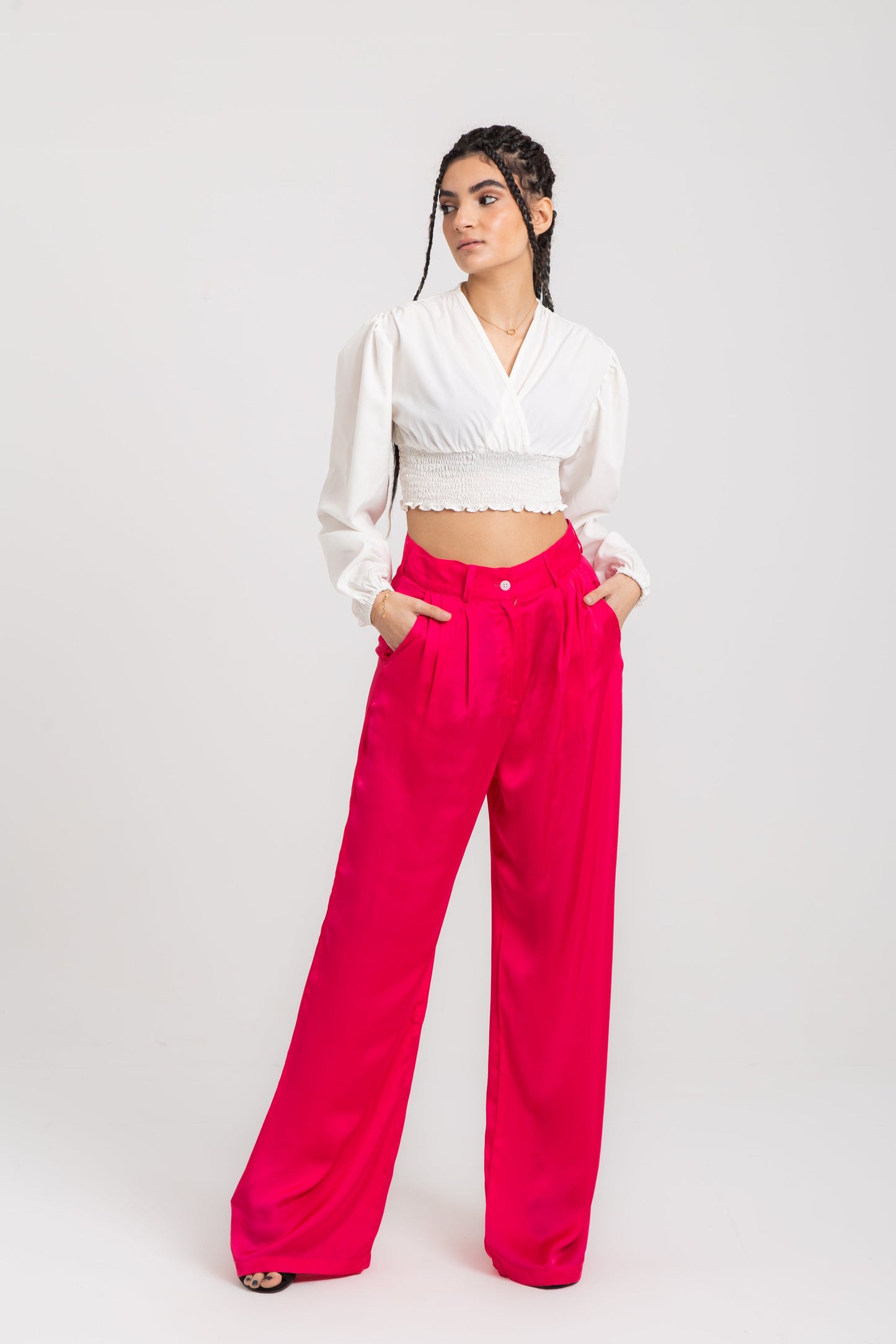 Blouse with V neck and elastic band