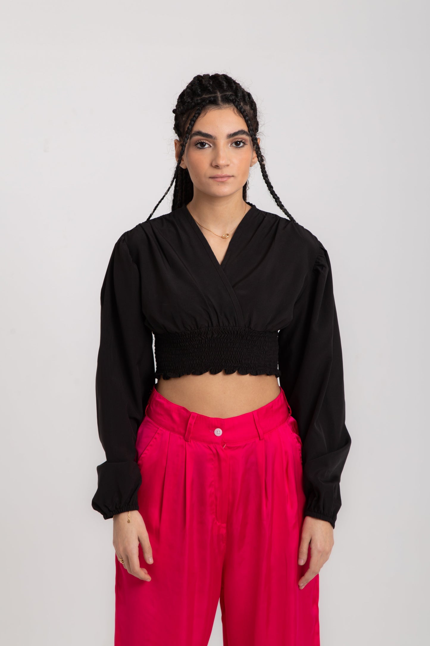 Blouse with V neck and elastic band