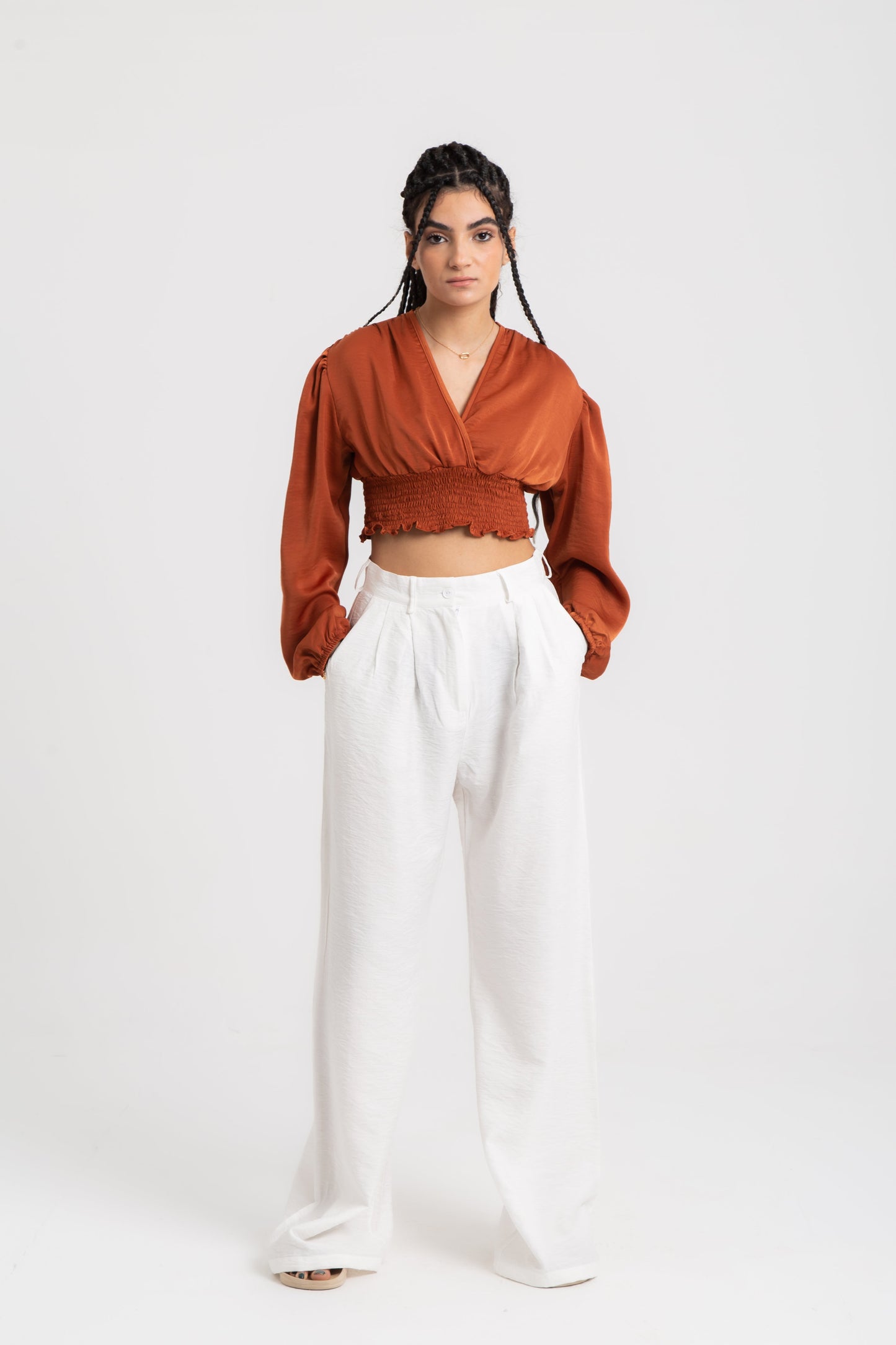 Blouse with V neck and elastic band