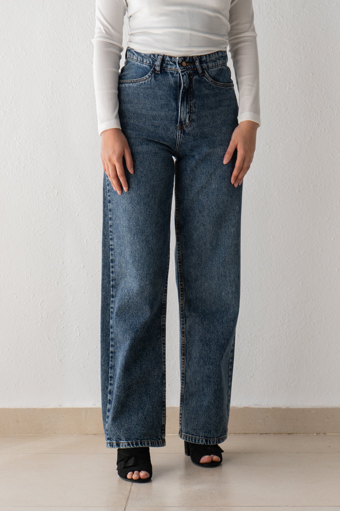 Wide leg jeans pants