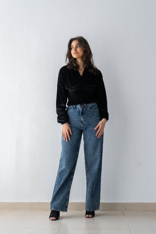 Cropped velvet top with elastic waist