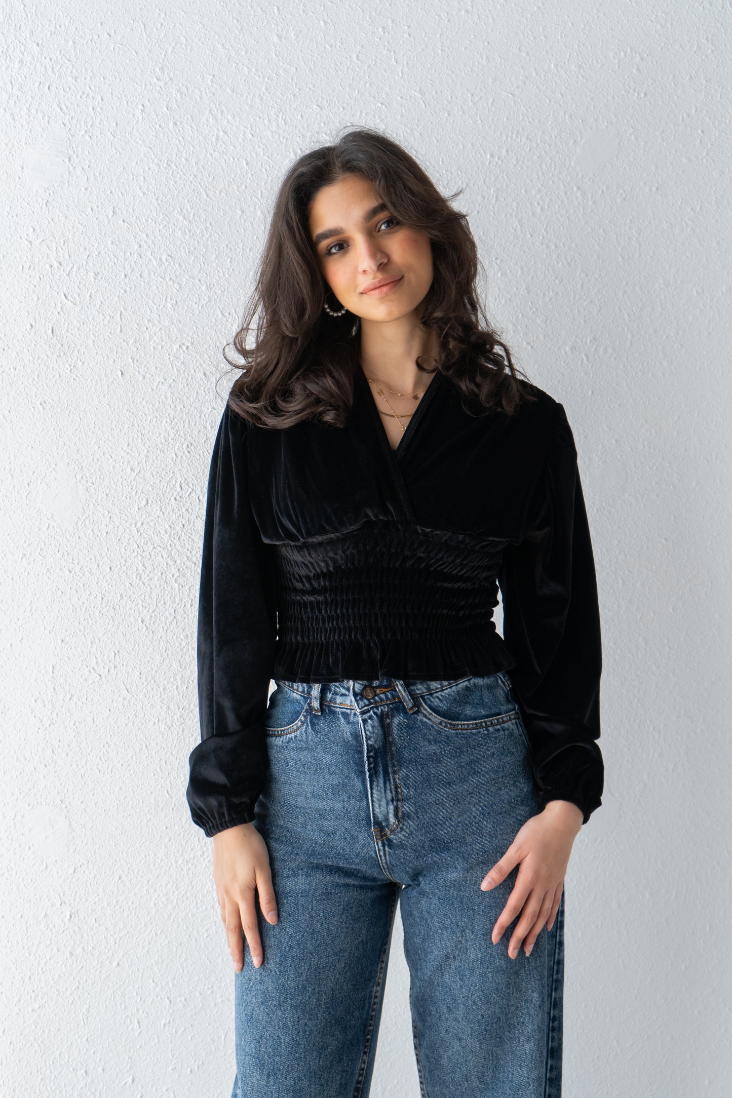 Cropped velvet top with elastic waist