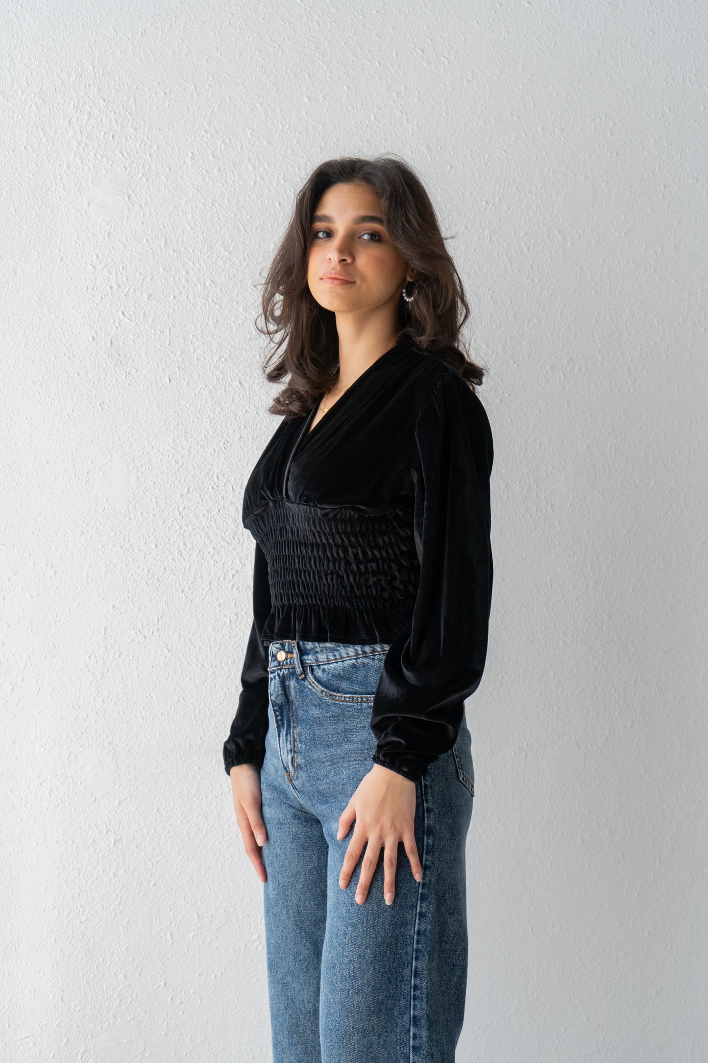 Cropped velvet top with elastic waist