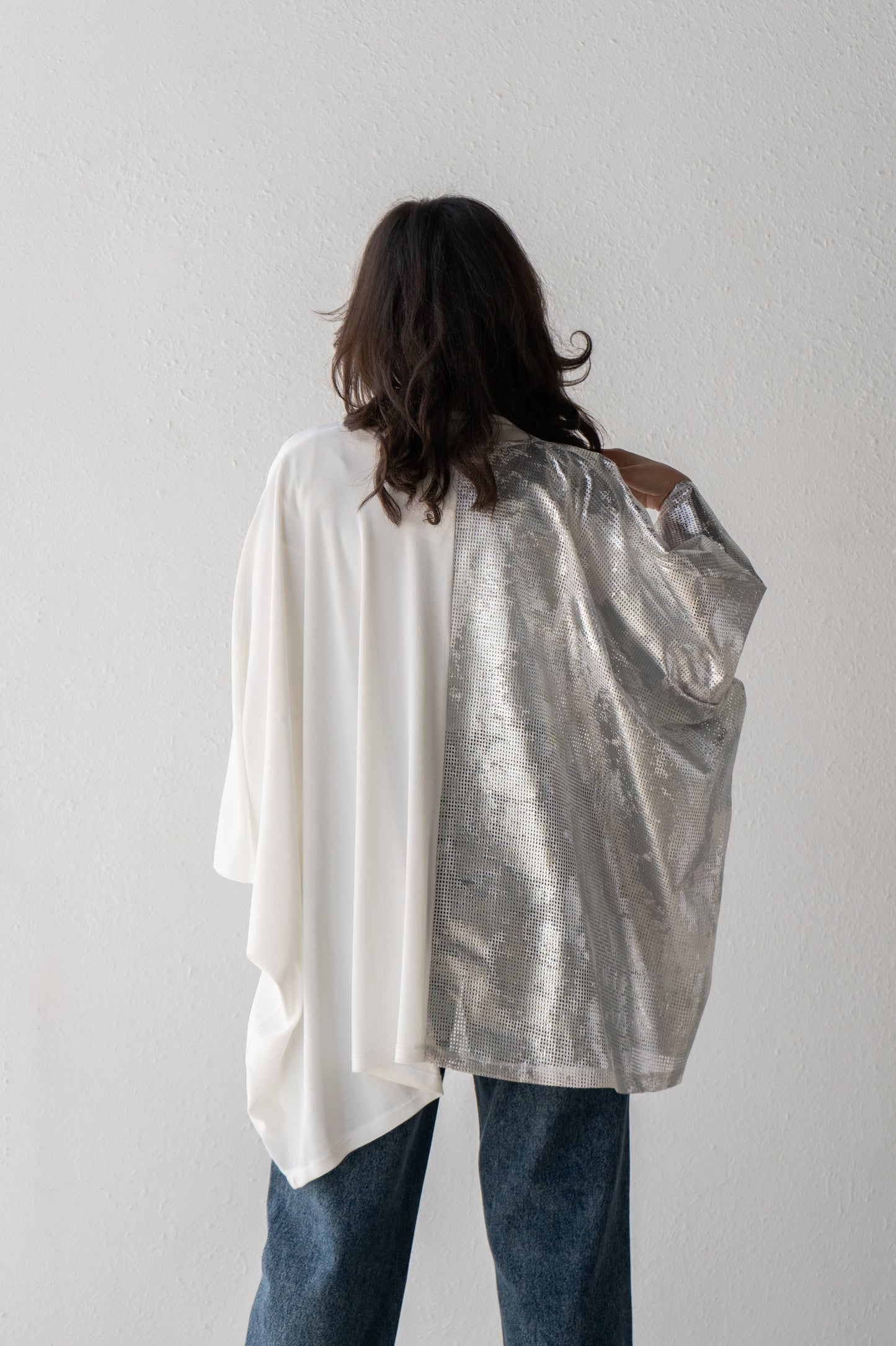 Mixed velvet and metallic kimono