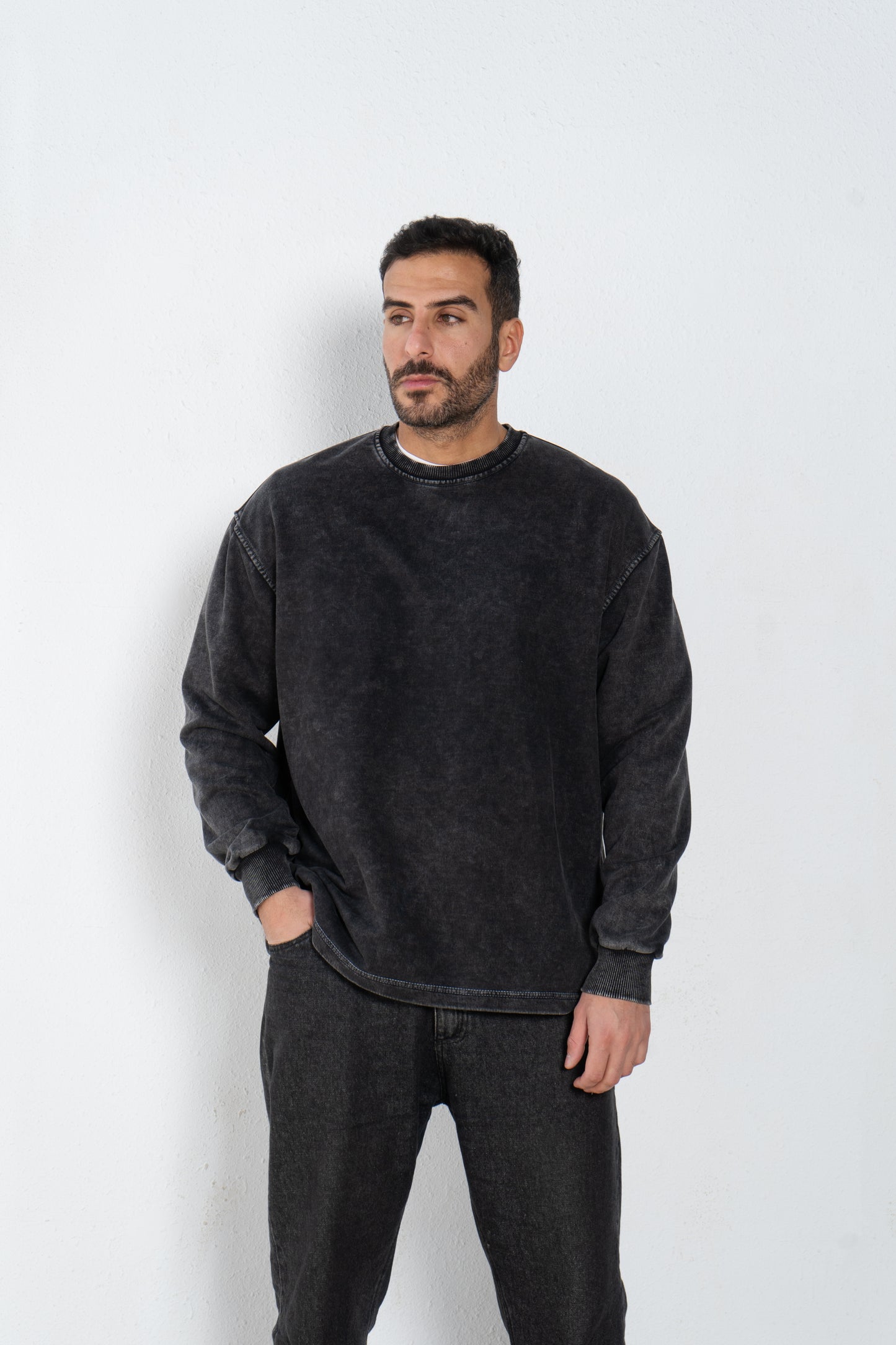 Long sleeves washed sweatshirt