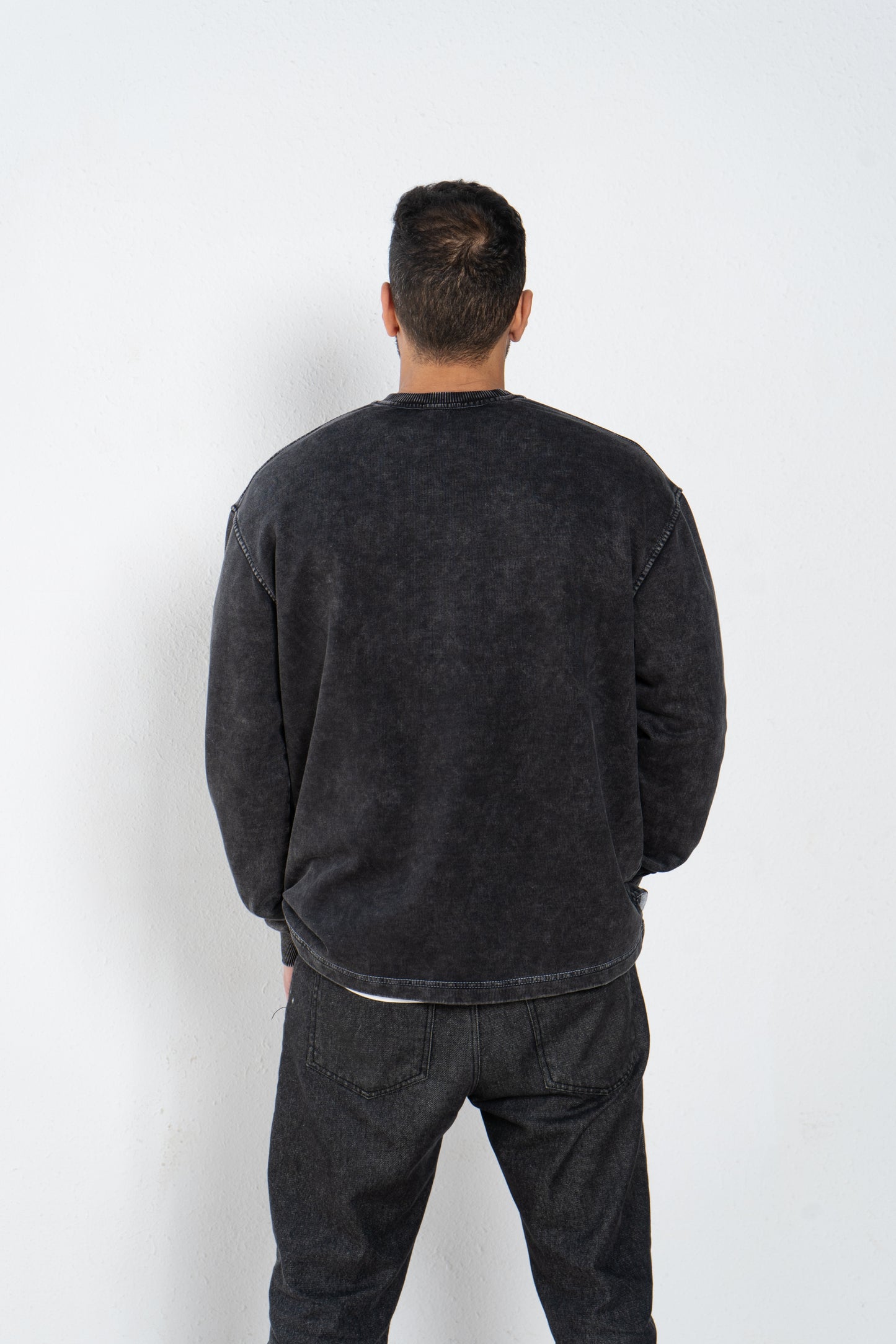 Long sleeves washed sweatshirt