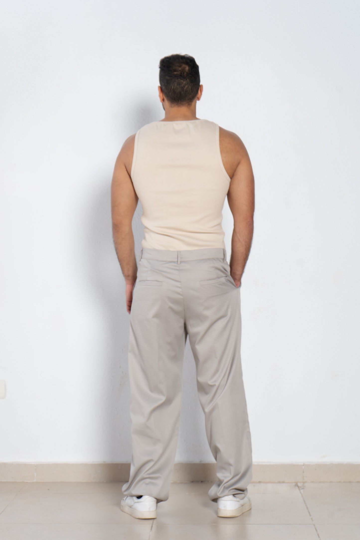 Tailored pant with pleats