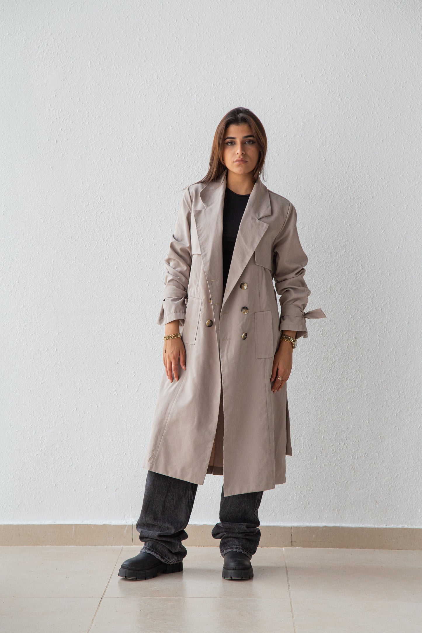 Trench coat with double buttons