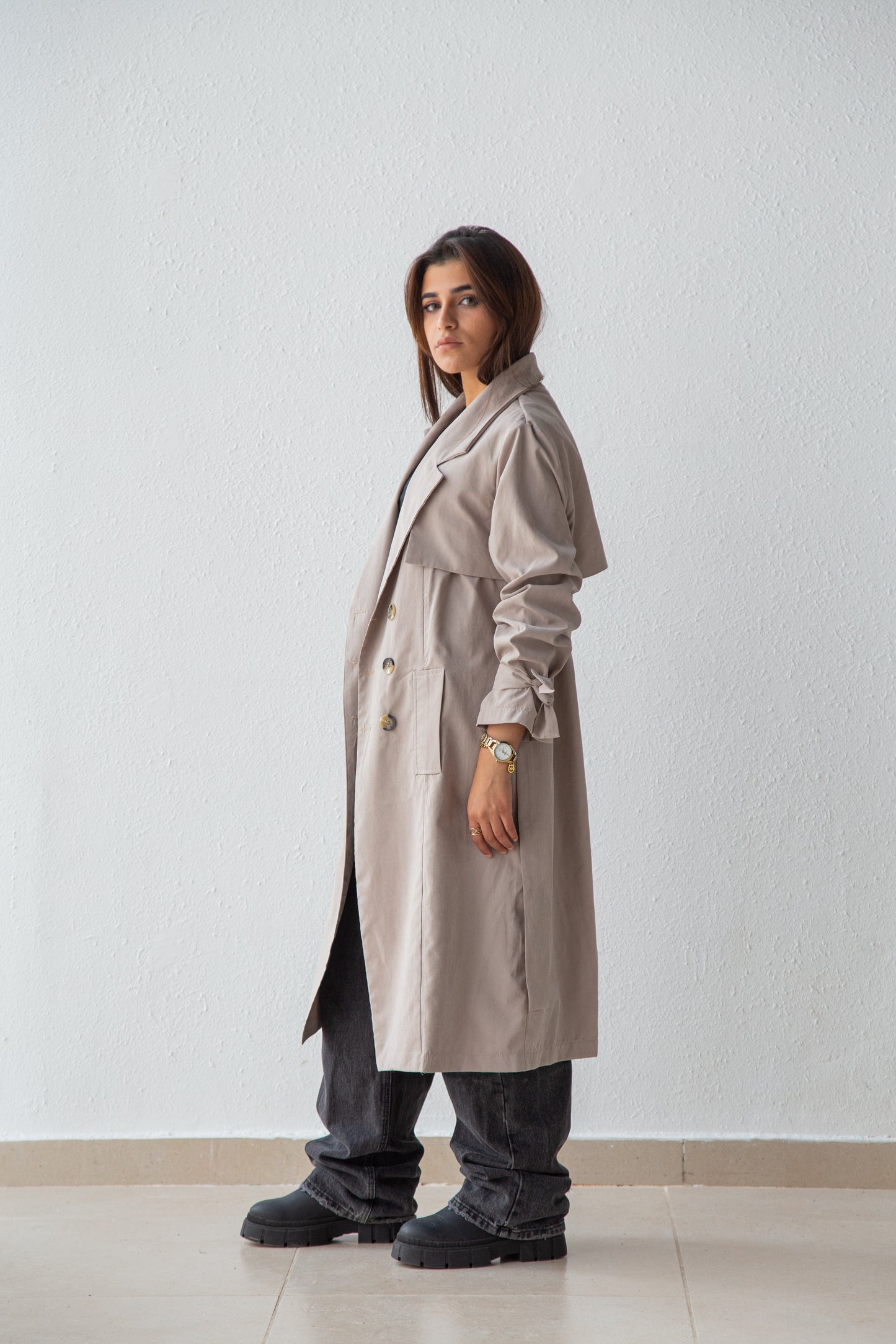 Trench coat with double buttons