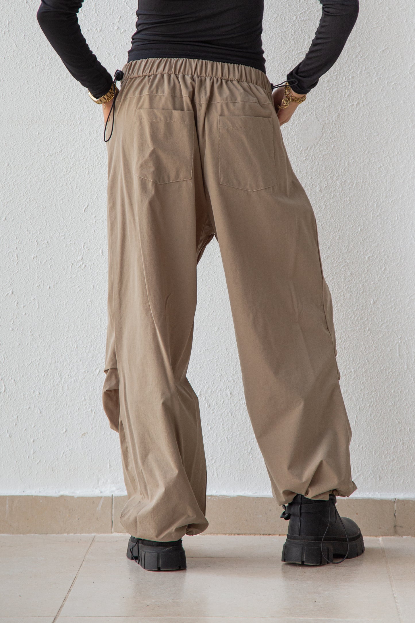 Waterproof parachute pant