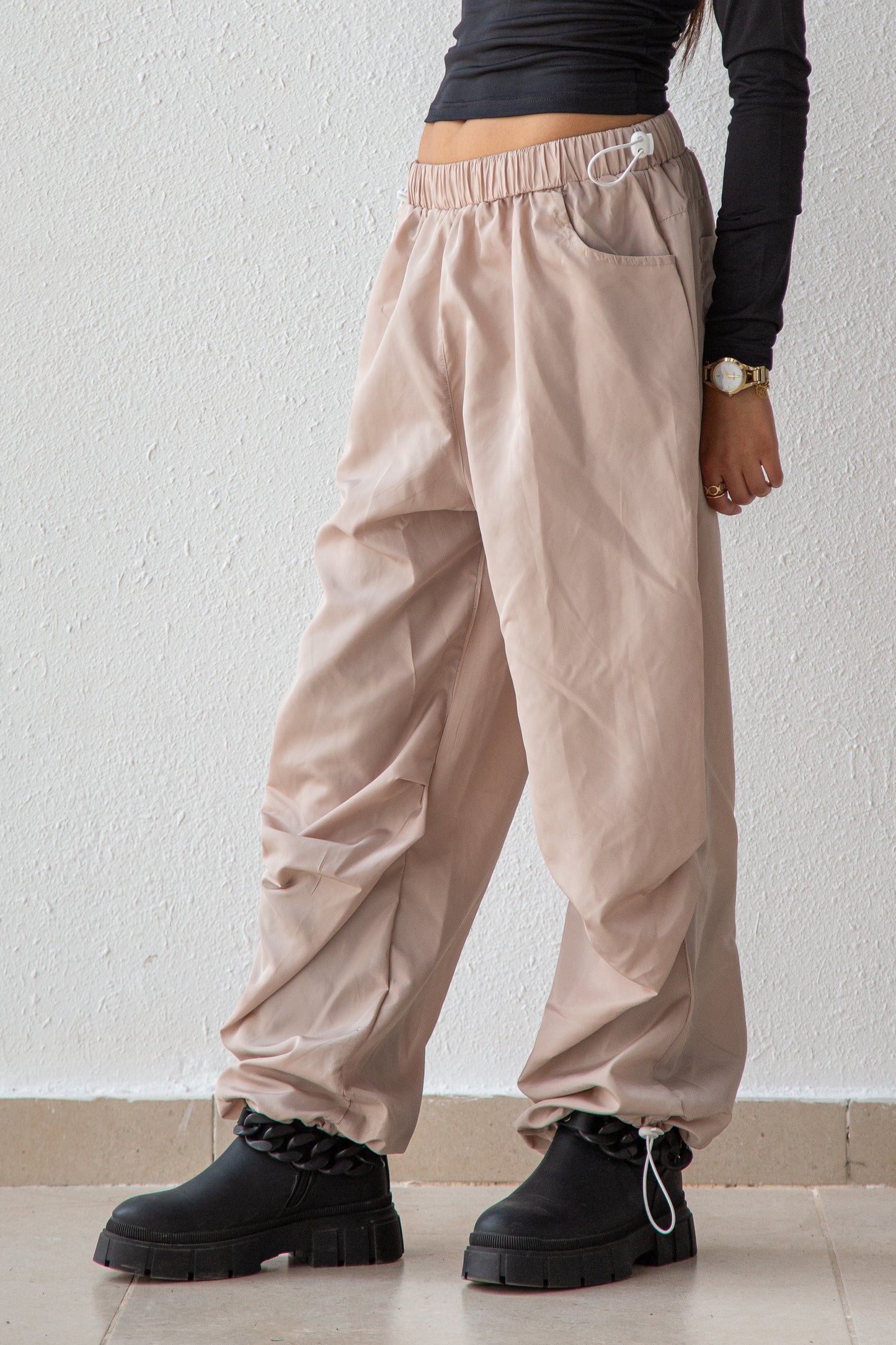 Waterproof parachute pant