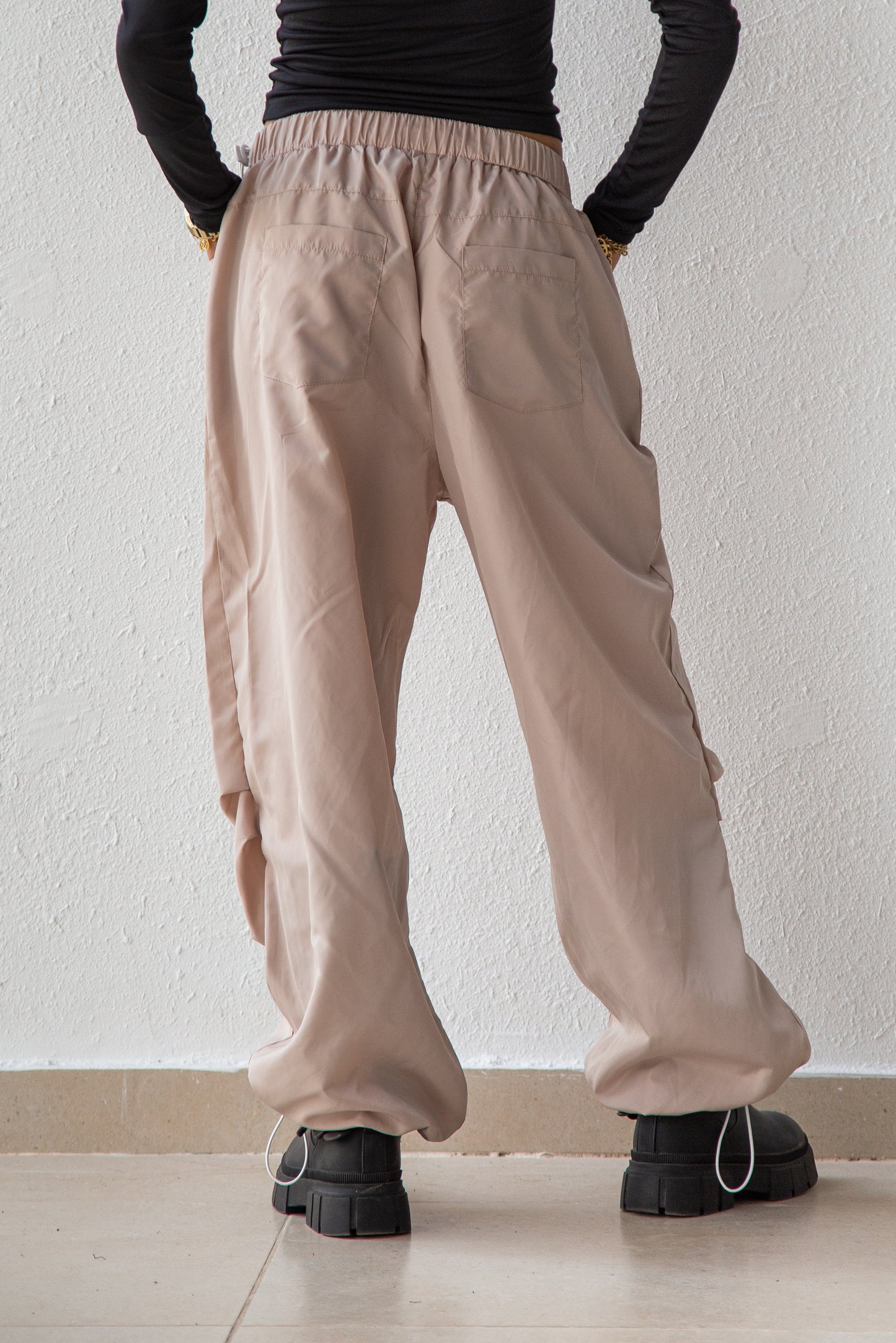 Waterproof parachute pant