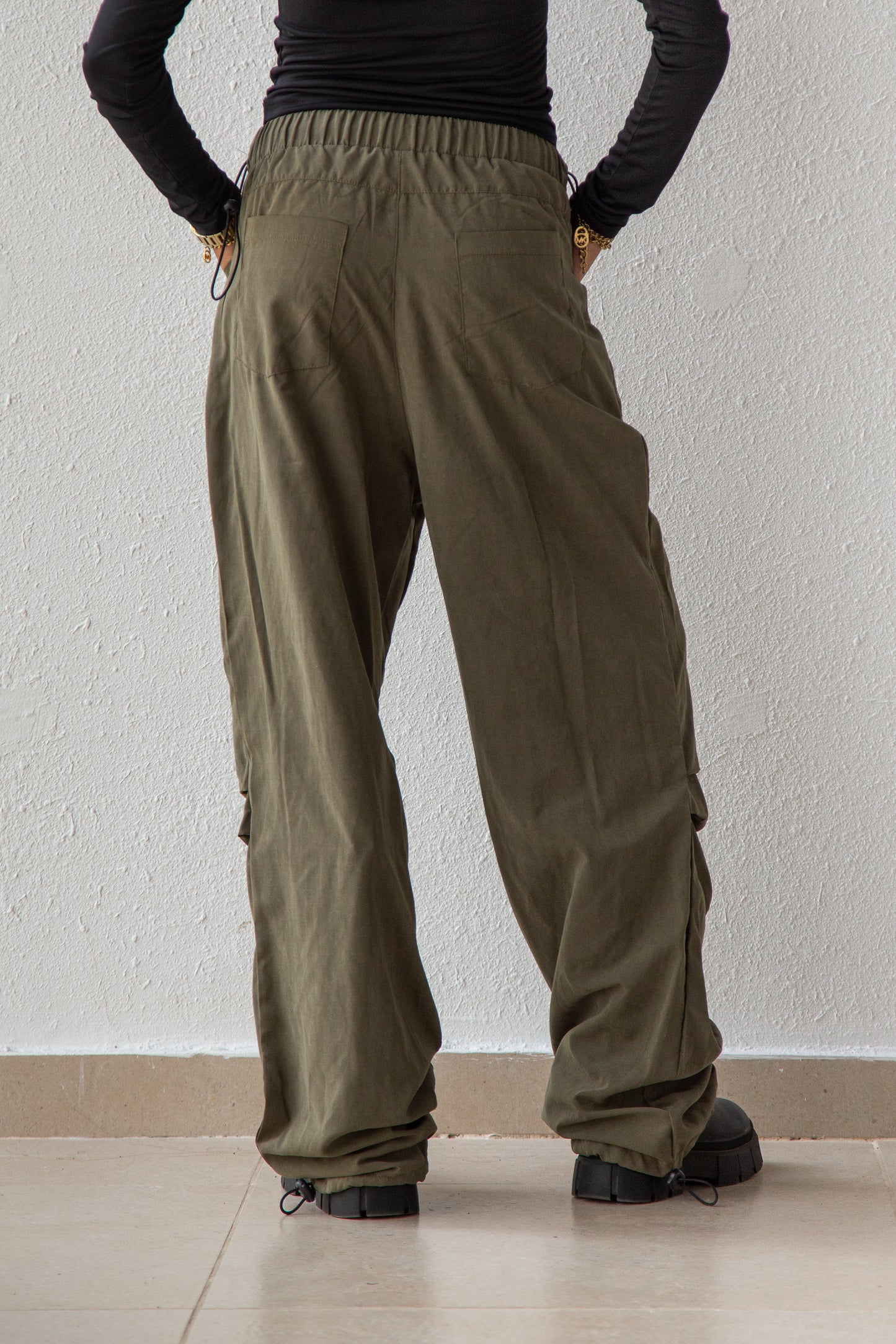 Waterproof parachute pant