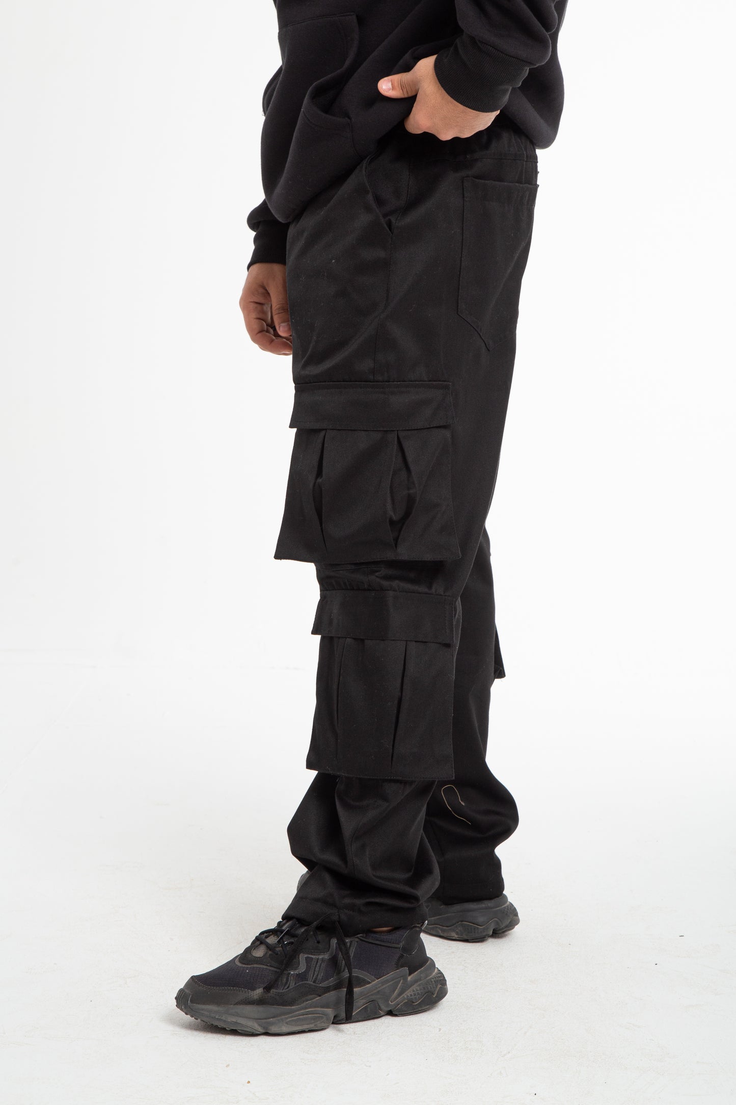 Cargo pants with elastic waist band