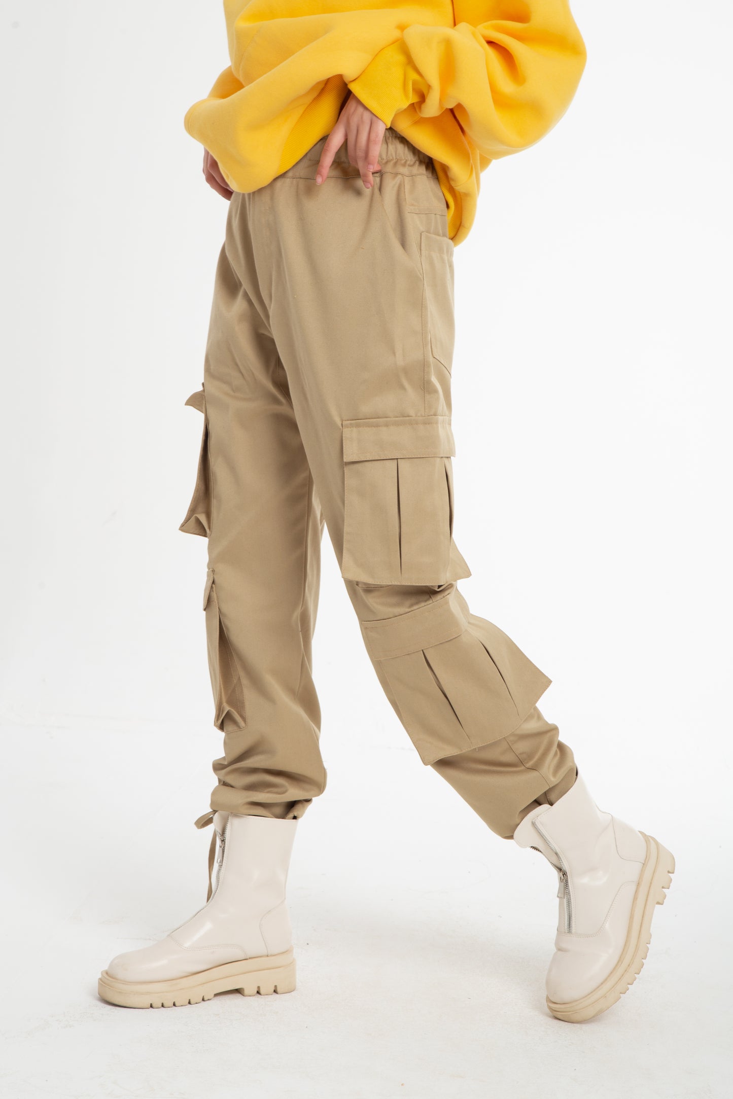 Cargo pants with elastic waist band