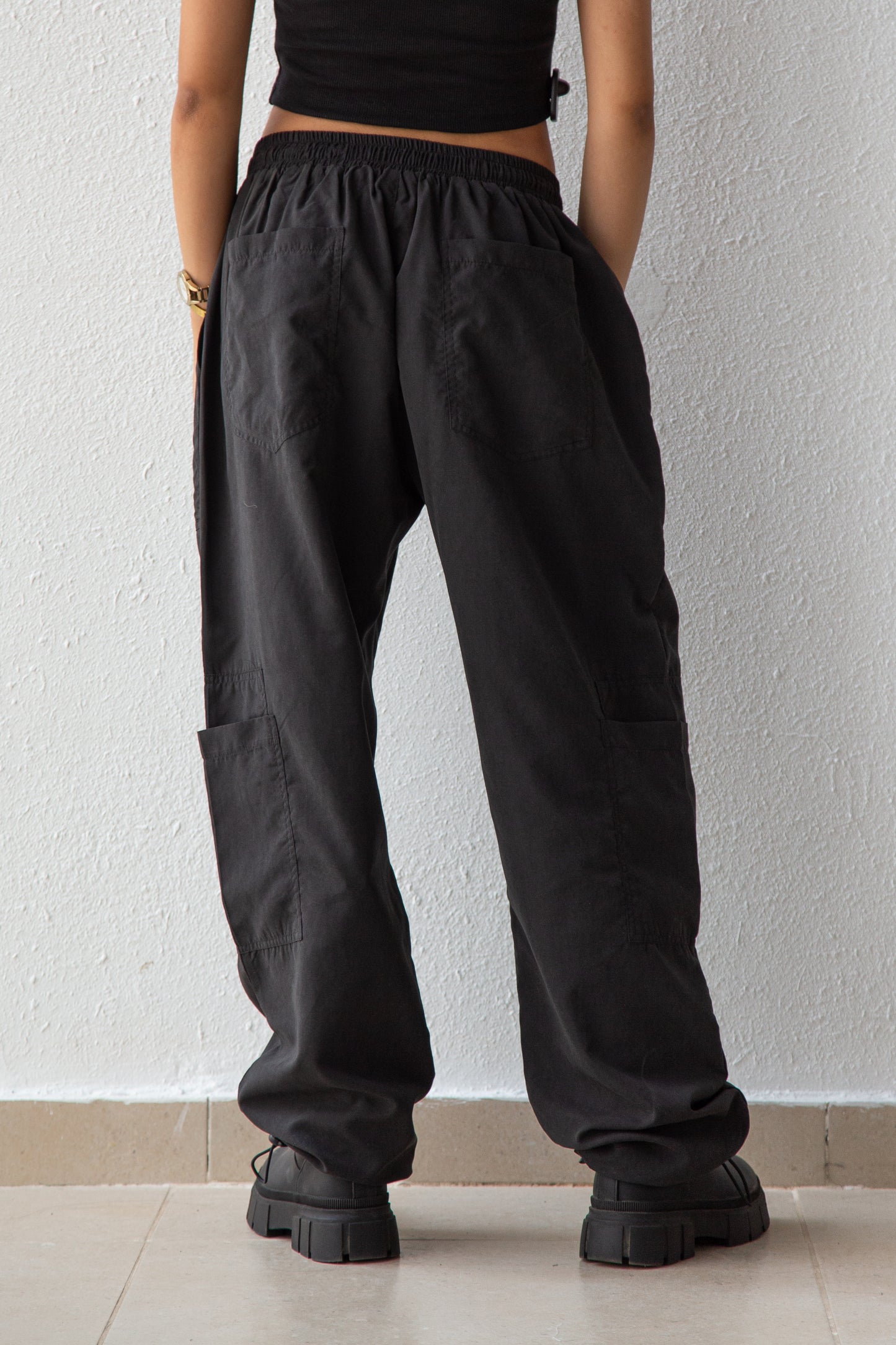 Cargo pants with strings