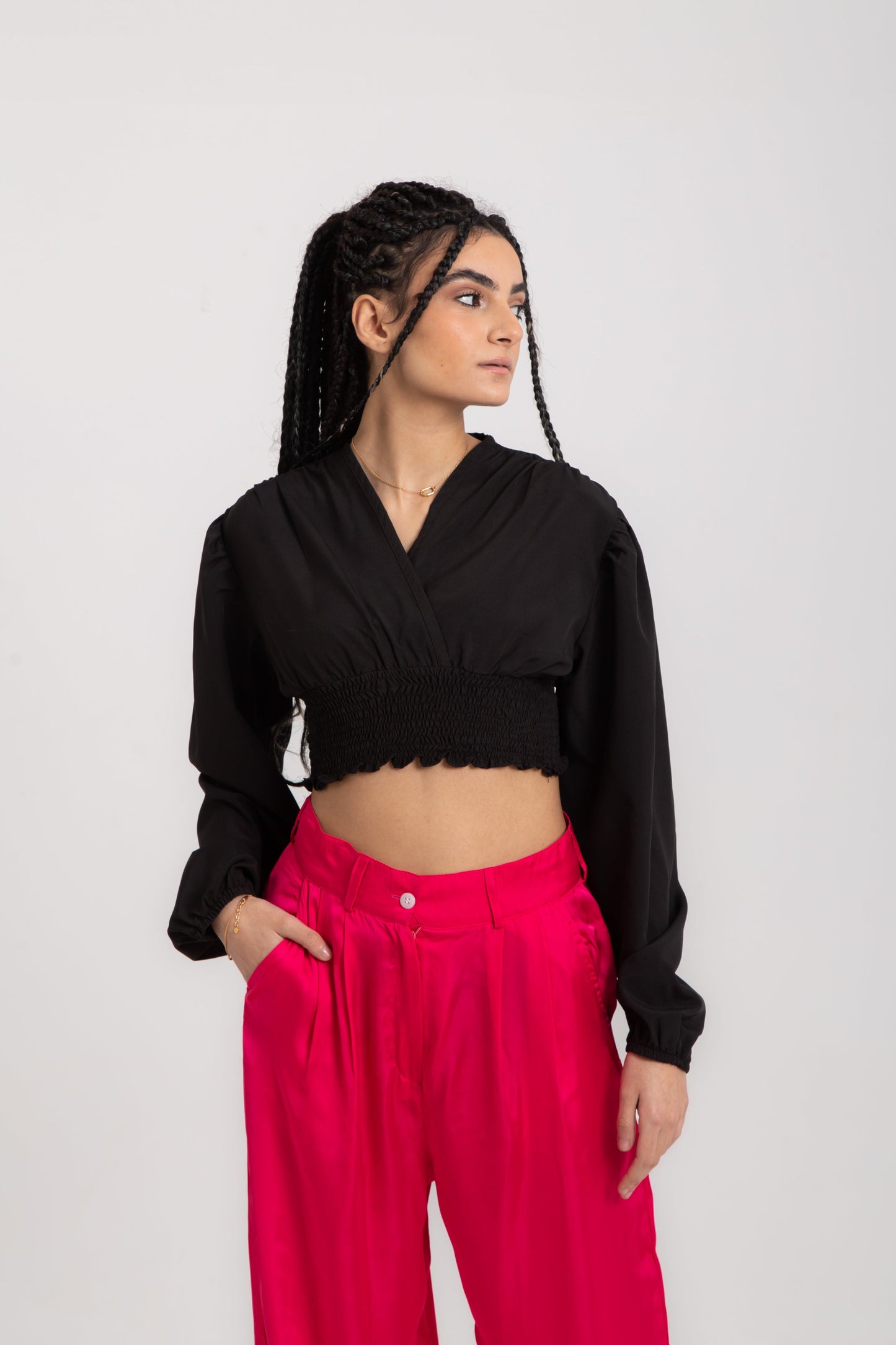 Blouse with V neck and elastic band