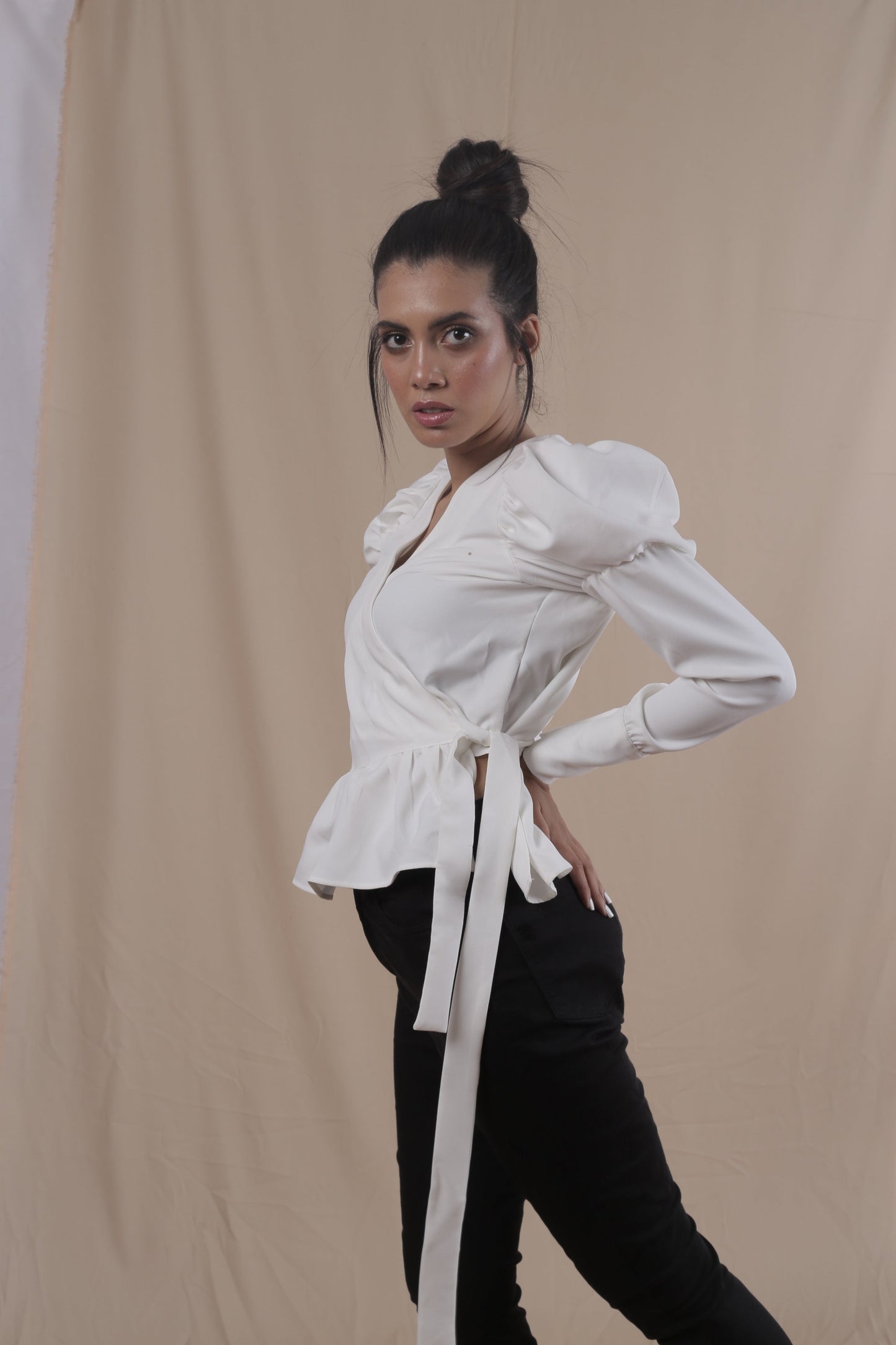 wrap blouse with ballon sleeves