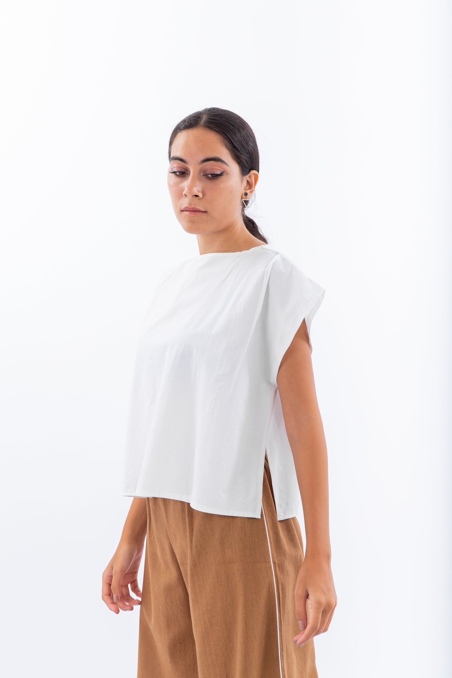 Cotton wide pleated shoulder blouse