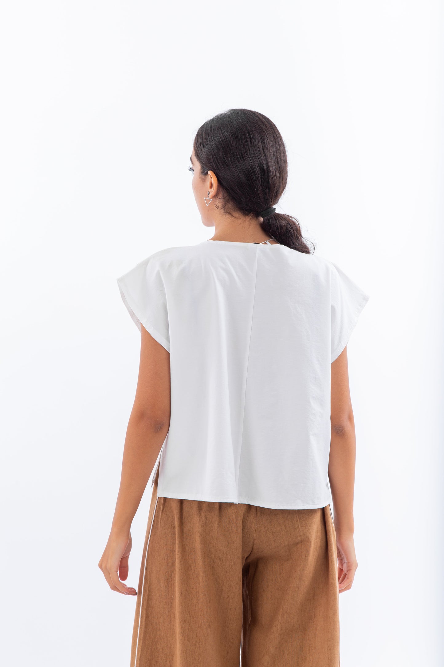 Cotton wide pleated shoulder blouse