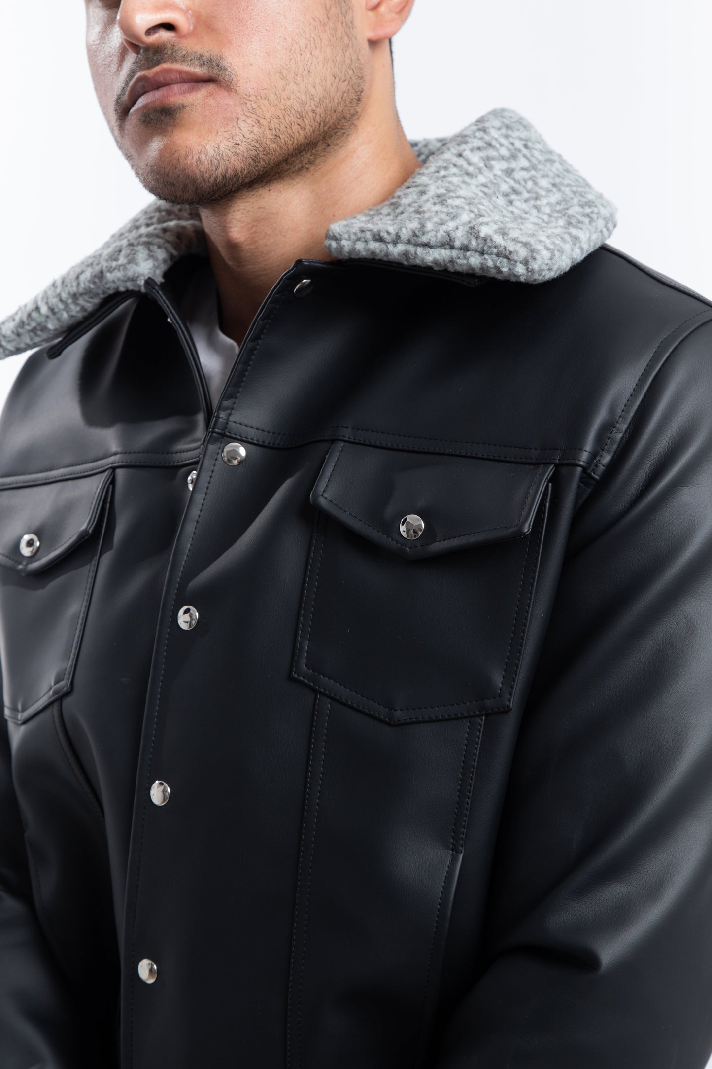 Fitted leather jacket with detachable collar