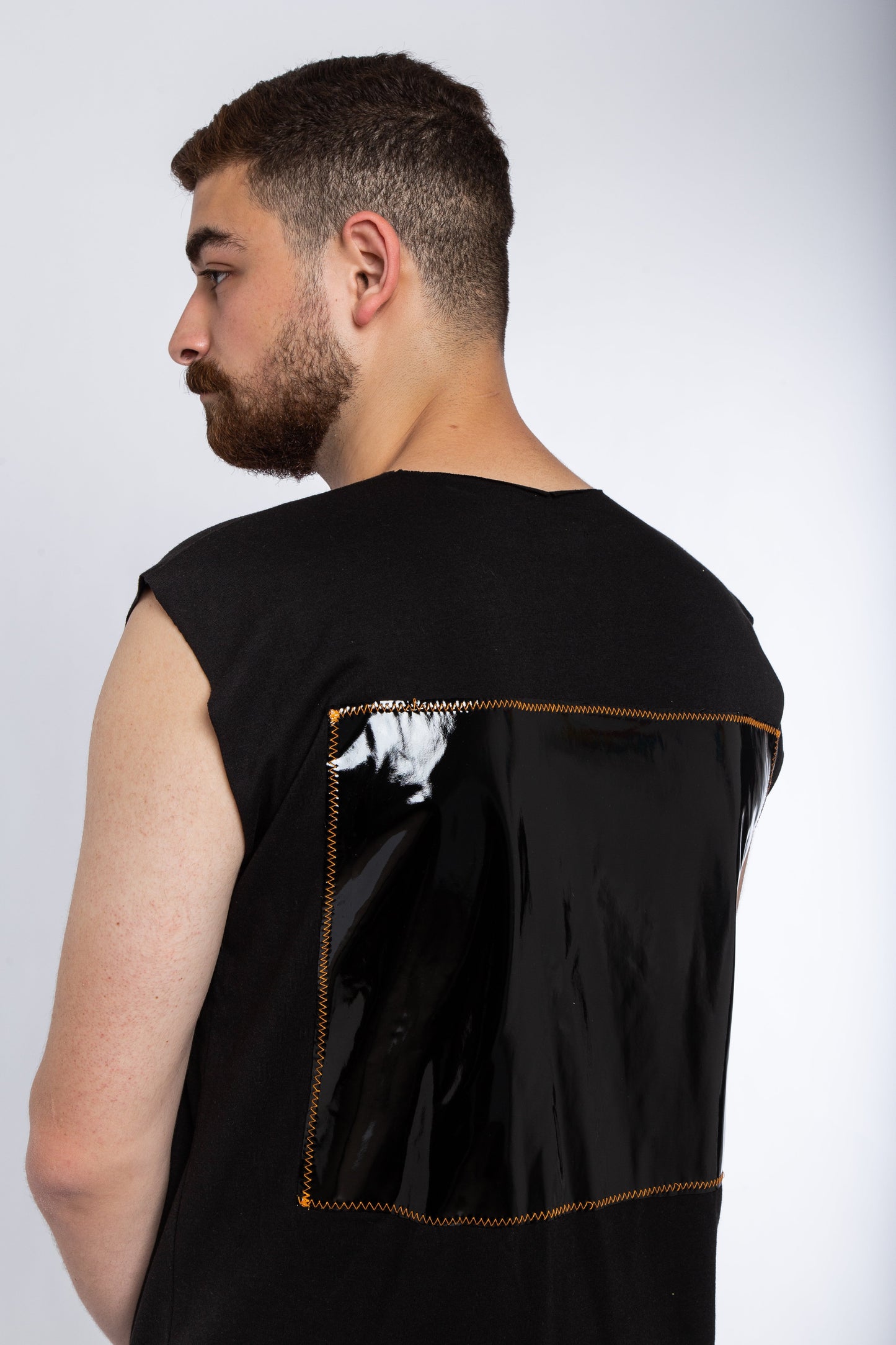 Tank top with shinny zigzag patch