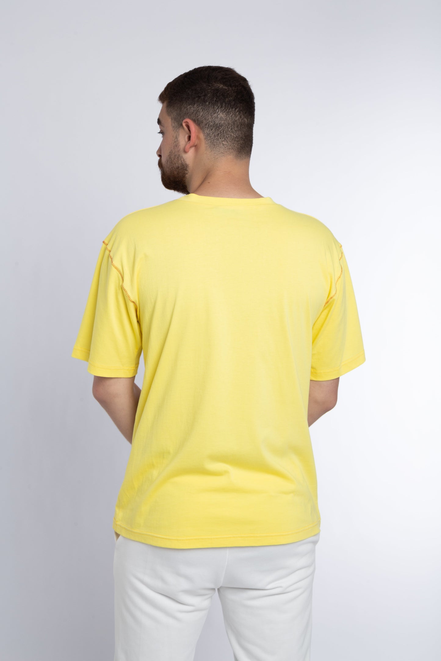 T-shirt with zigzag stitching on sleeves