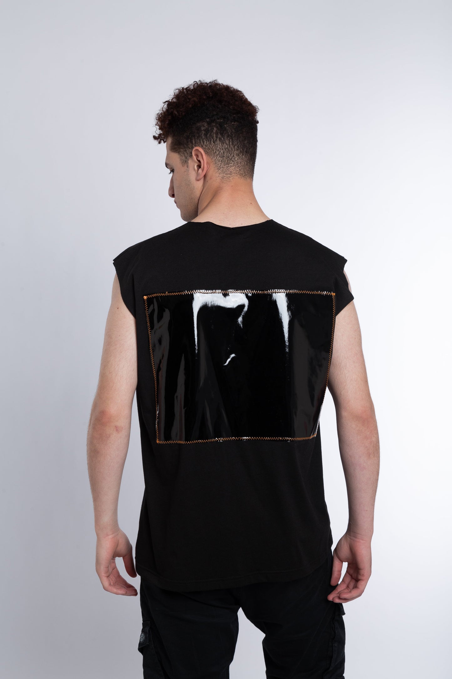 Tank top with shinny zigzag patch