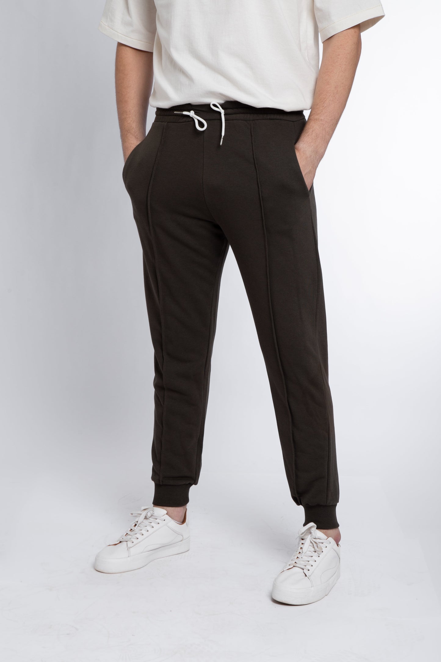 Sweat pant with front line