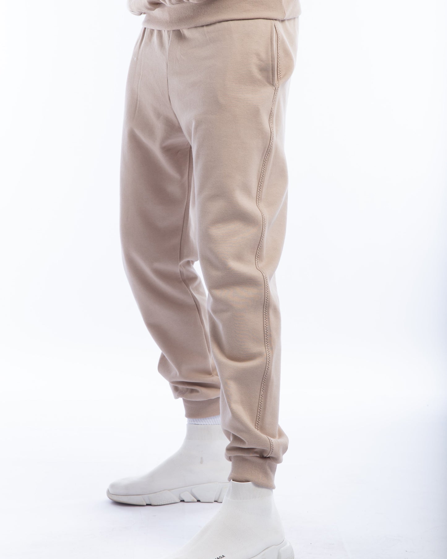 Sweat pant with side zigzag embroidery