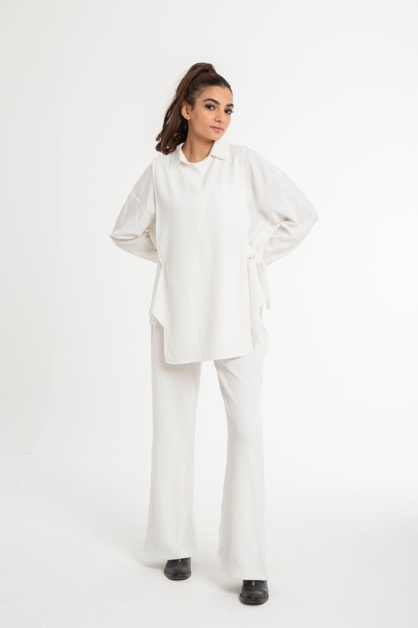 Tricot blouse with two sided belt