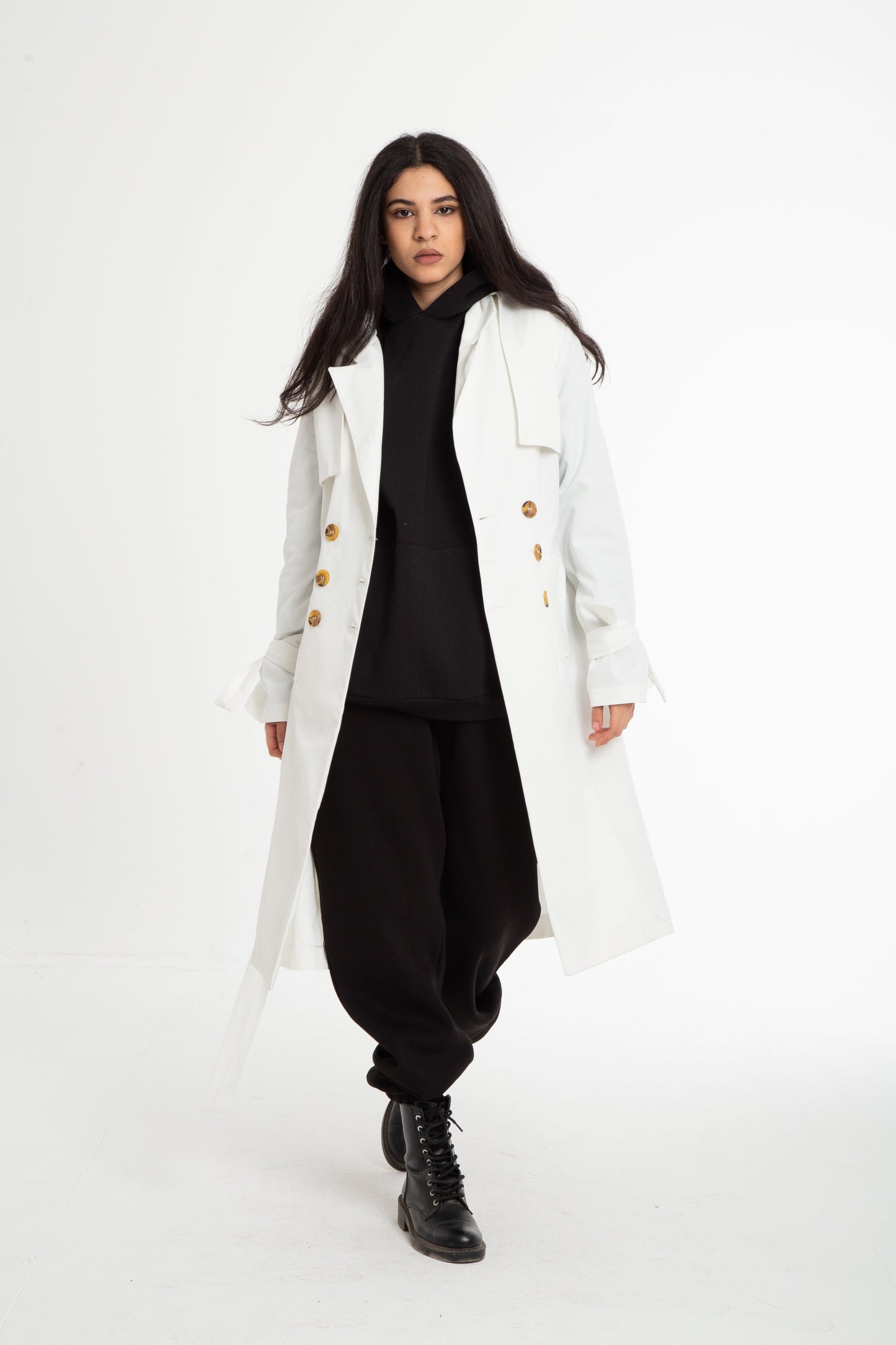 Trench coat with double buttons