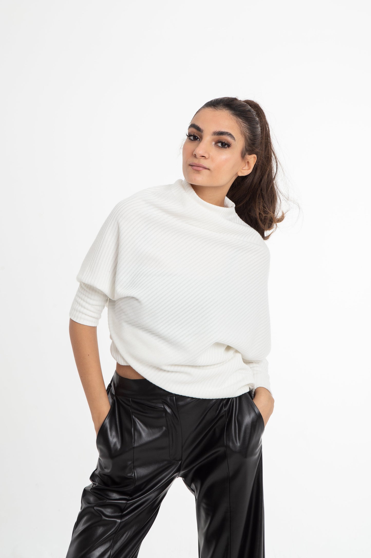 Asymmetric tricot blouse