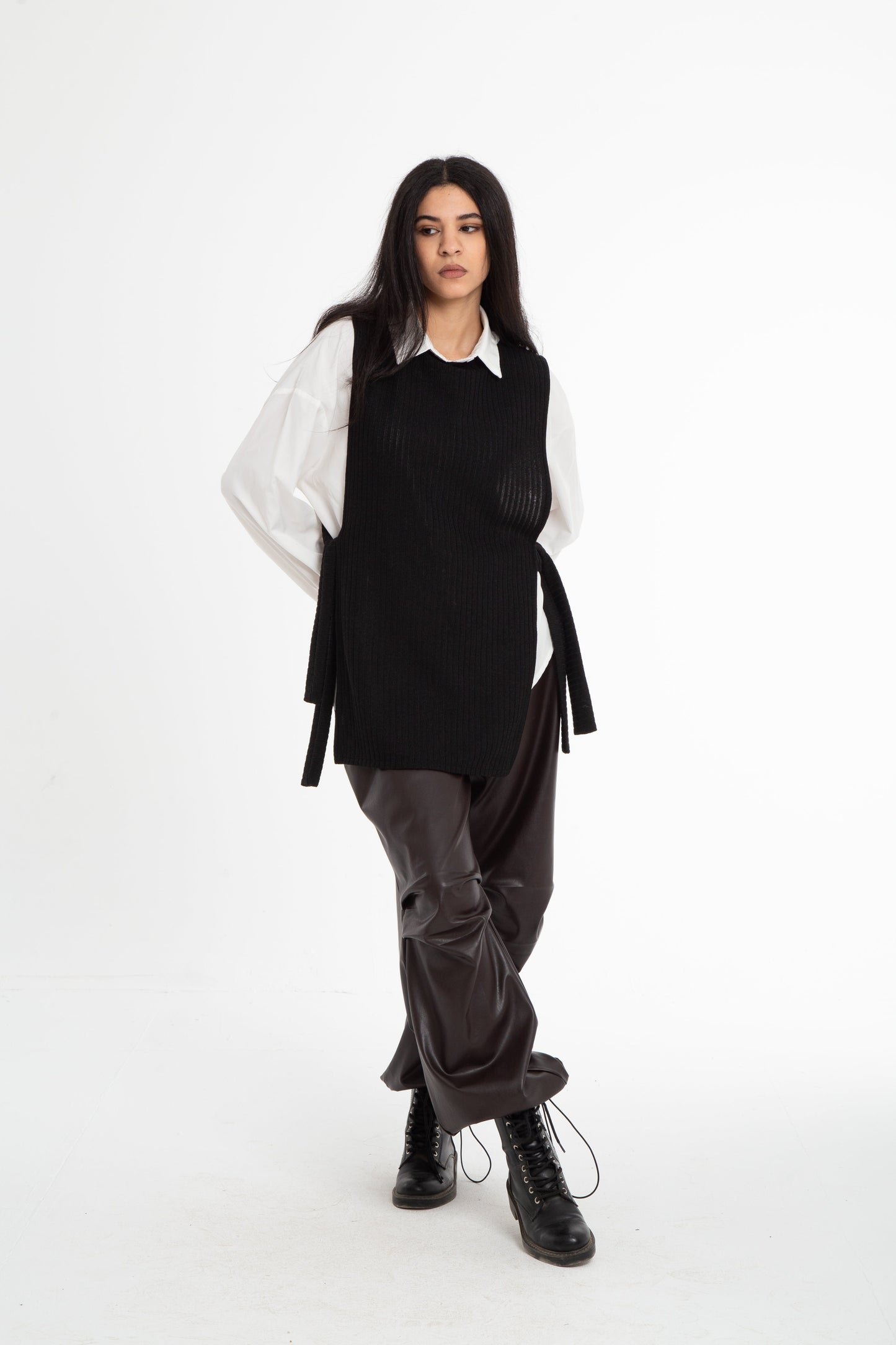 Tricot blouse with two sided belt