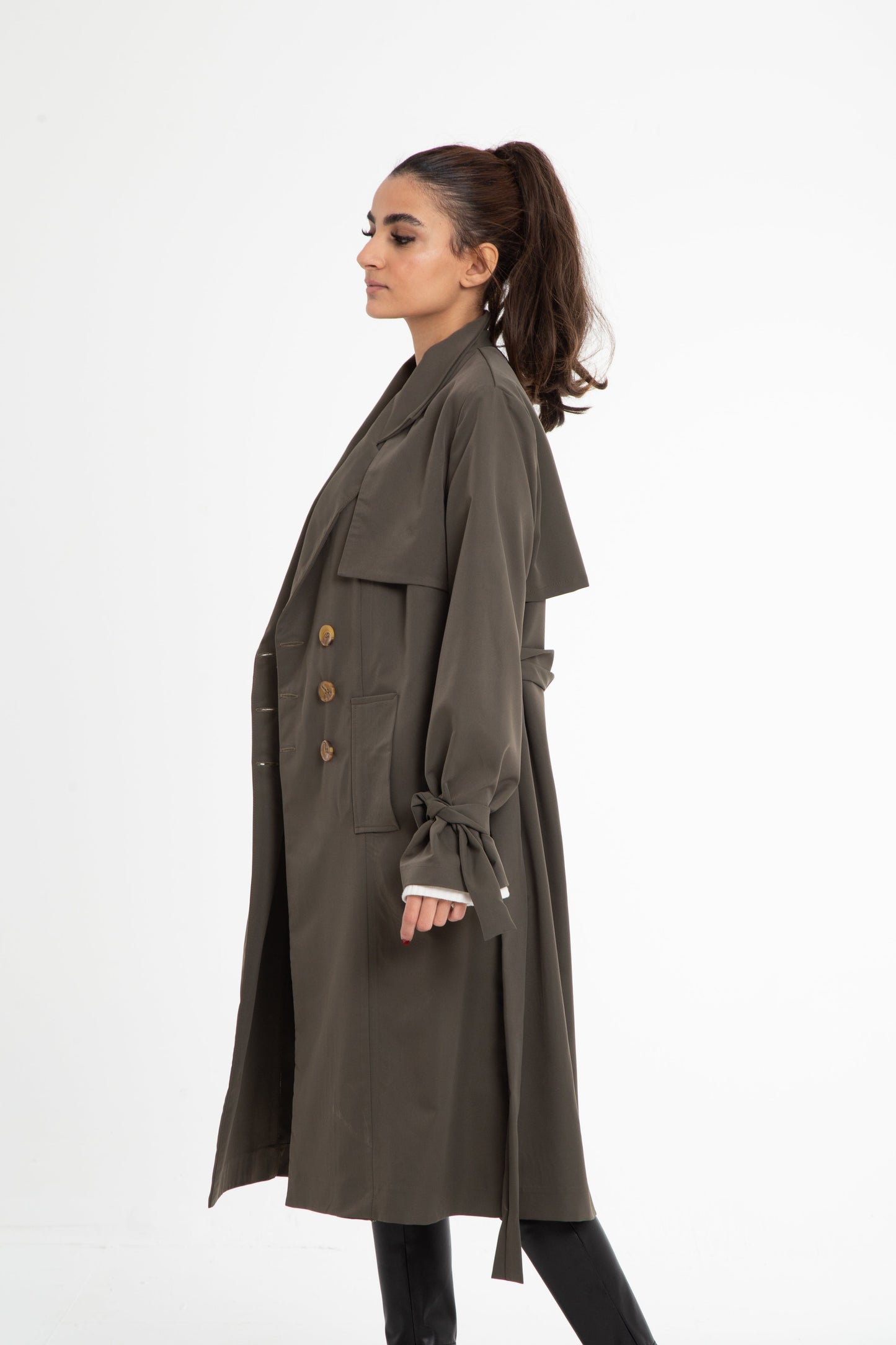 Trench coat with double buttons