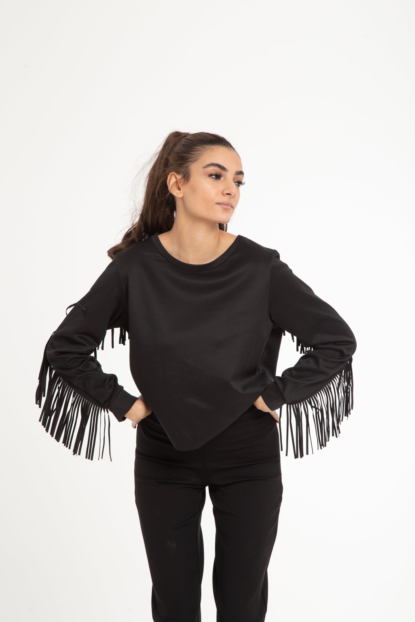 Sweatshirt with back tassels