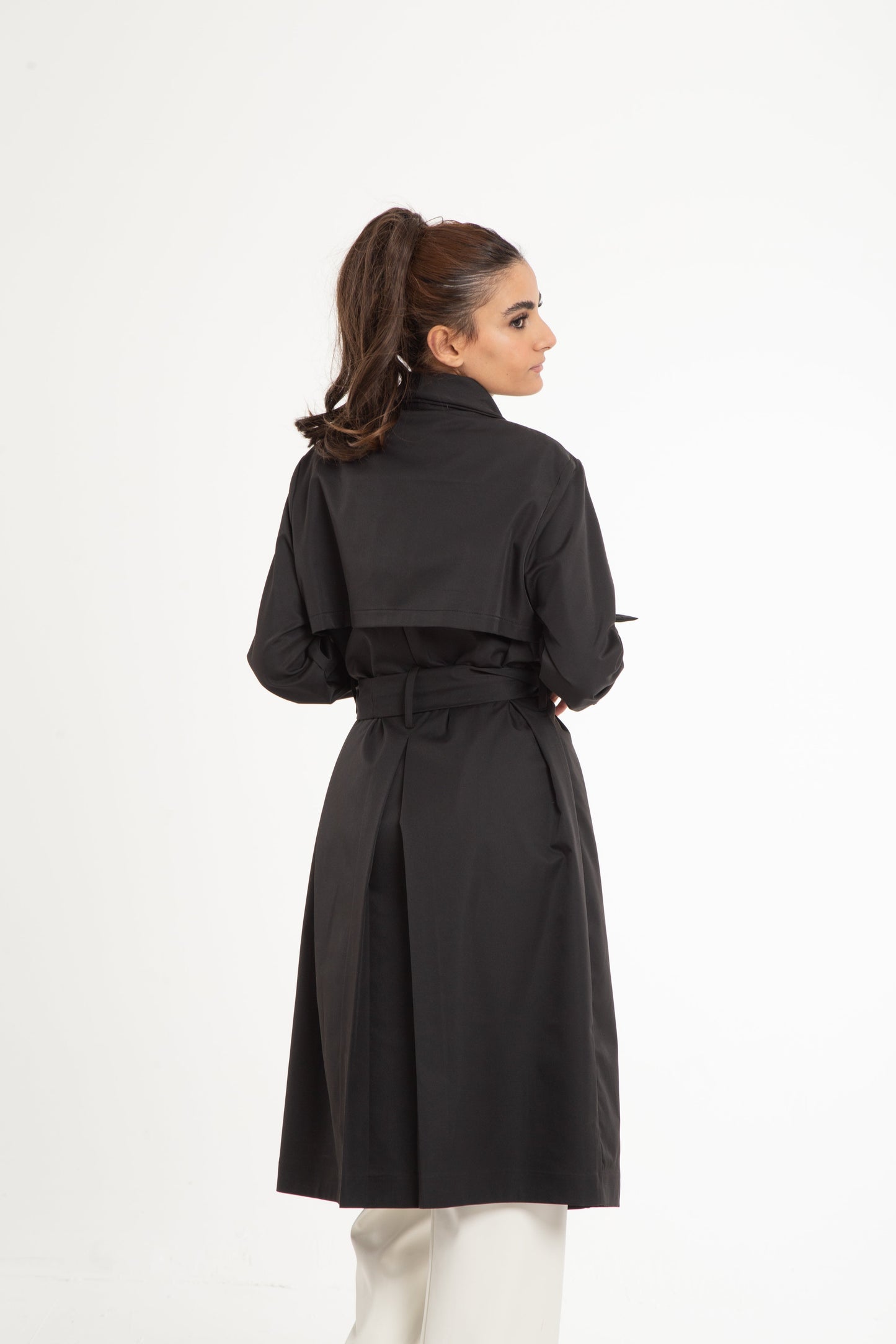 Trench coat with double buttons