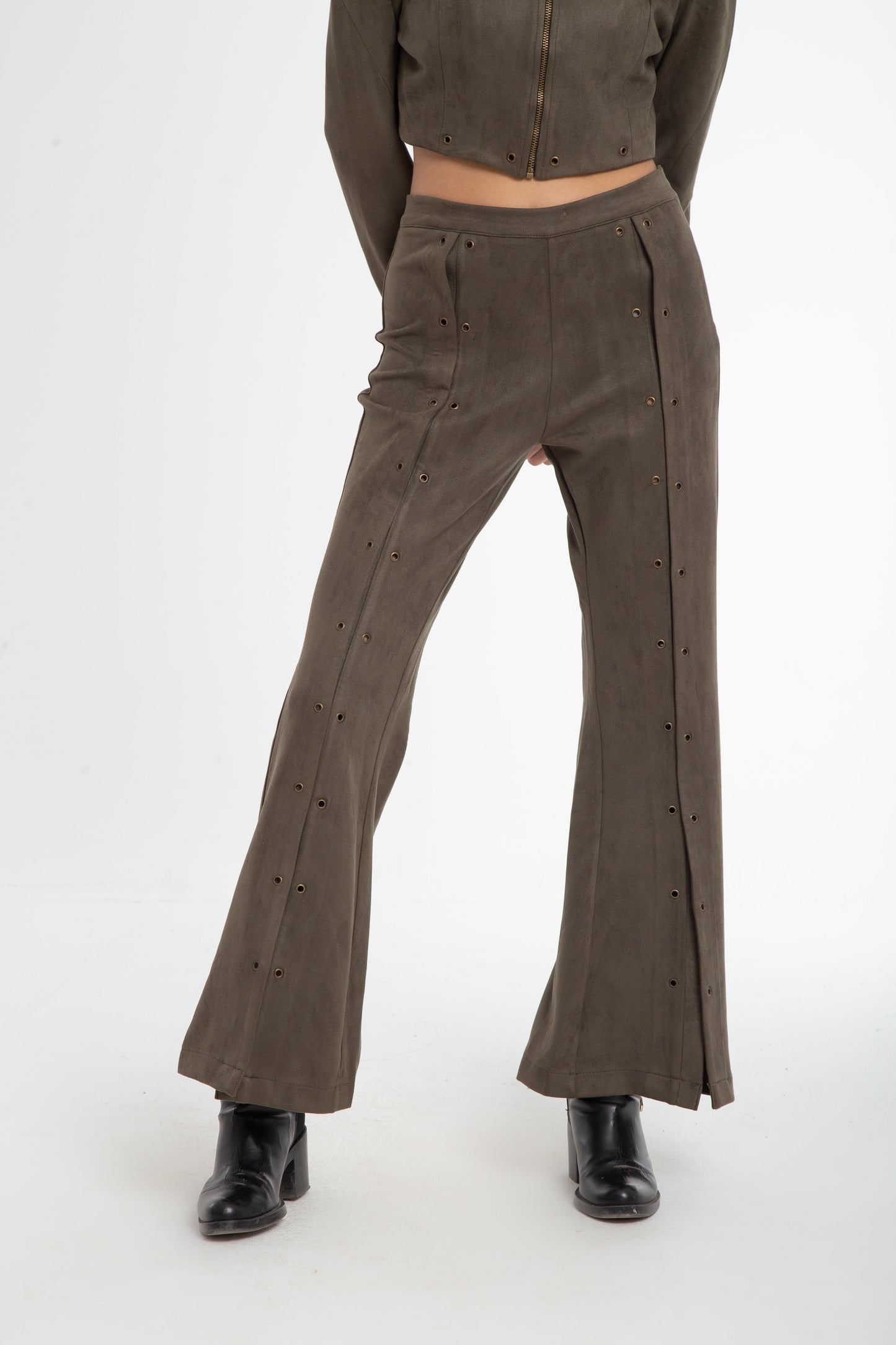 Suede Lycra pant with button holes