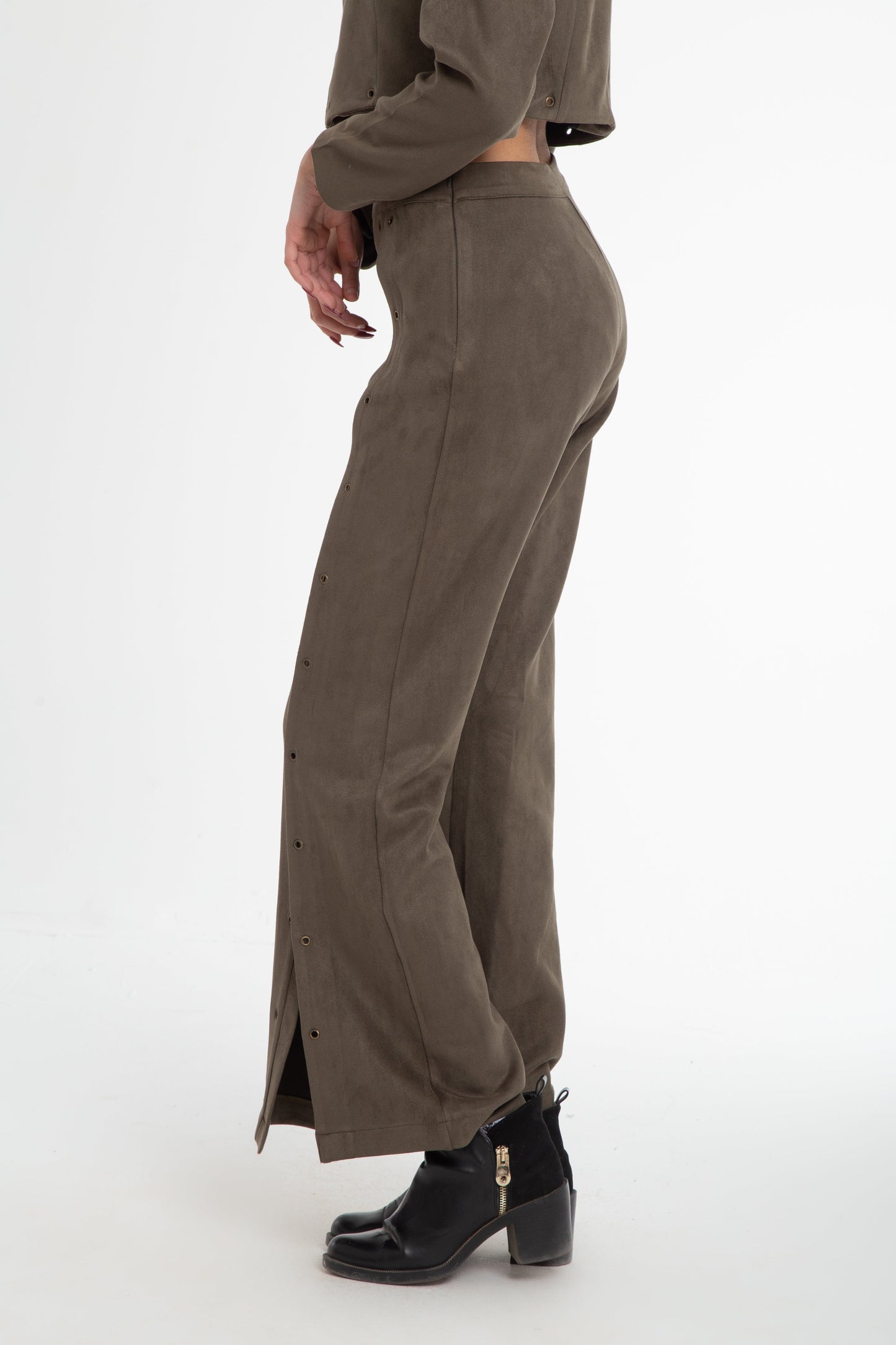 Suede Lycra pant with button holes